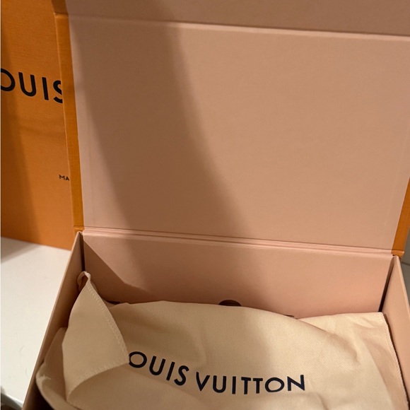 Louis Vuitton shoulder bag - Picture 8 of 8